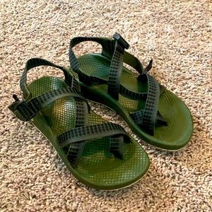 Women’s dark green Chacos